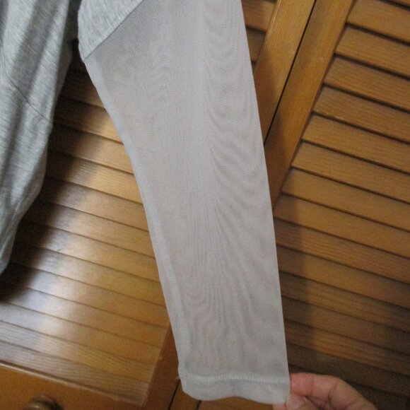 Lane Bryant top, gray, sheer sleeves, stretchy soft lightweight size 18W - Picture 7 of 8